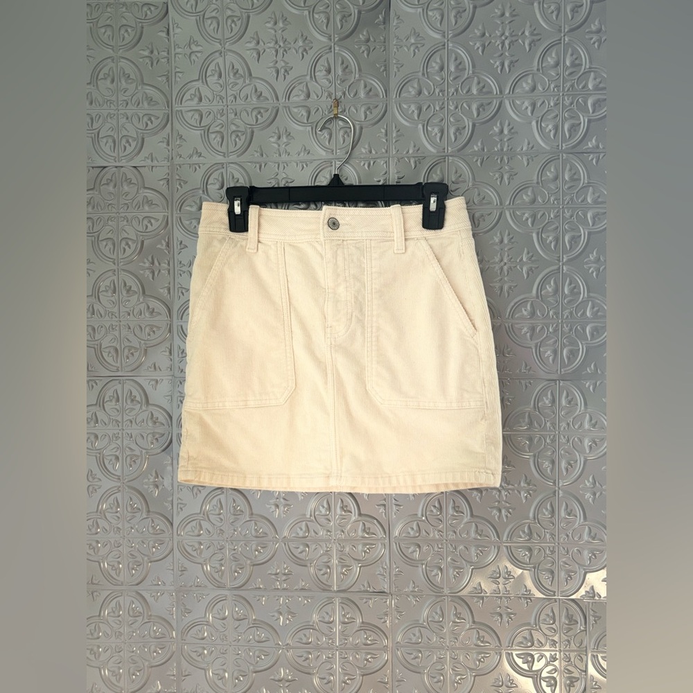 American Eagle Cream High Waisted Corduroy Mini Denim Skirt Size 2 dainty date